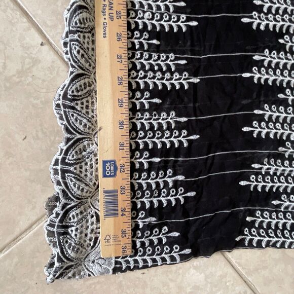 Floreat Women’s infinity Scarf One Size multipurpose embroidered lace. - Picture 7 of 10